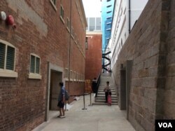 监狱外景 (美国之音记者申华 拍摄)