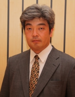 日本东京大学公共政策研究所教授铃木一人