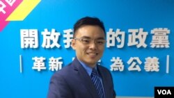 中国国民党中央文传会副主委洪孟楷 (美国之音申华拍摄)