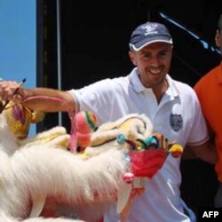 美国人对画龙点睛的习俗很感兴趣