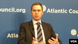 美国企业研究所研究员马明汉2019年4月8日参加大西洋理事会座谈会(美国之音锺辰芳拍摄)