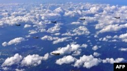 Máy bay chiến đấu Hàn Quốc và Mỹ bay trên không phận Hàn Quốc hôm 31/8.