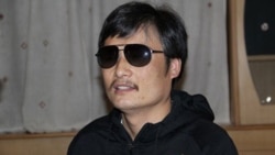 2012年4月,陈光诚在友人帮助下从家乡山东东师古村逃到北京一处公寓暂住 (资料照)