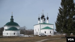 俄罗斯弗拉基米尔州的东正教堂。(美国之音白桦拍摄)