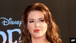 前“环球小姐”艾丽西亚•马查多在洛杉矶出席活动(2016年6月21日)