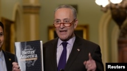 参议院民主党领袖舒默2019年3月12日对政府2020财年预算发表评论(路透社)