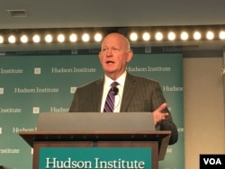 哈德逊研究所中国战略中心主任白邦瑞(美国之音钟辰芳拍摄)