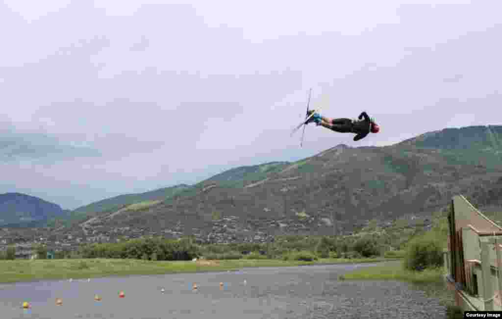 美国自由式滑雪奥运选手凯·欧文斯练习照 (照片来源:凯·欧文斯)