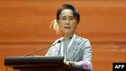 缅甸民主斗士昂山素季(资料图)