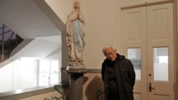 香港超级台风破坏力强 周一没停工惹民愤 香港超级台风破坏力强 周一没停工惹民愤