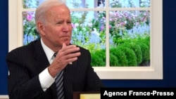 拜登总统在白宫通过视频参加美国与东盟峰会。(2021年10月26日)