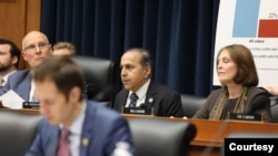 众议院中共问题特设委员会首席民主党议员拉贾·克里希纳莫蒂(Raja Krishnamoorthi)在听证会发言。(照片来源:美国国会众议院中共问题特设委员会)