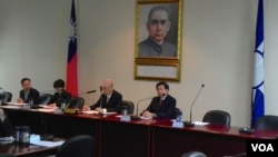 国民党中常会讨论九合一选举后执政党的两岸政策(美国之音许波拍摄)