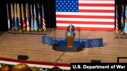 特朗普和海格塞斯罕见召集美军高级将领会议