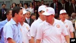 Con trai Thủ tướng Hun Sen, Hun Many, thứ hai từ phải qua.