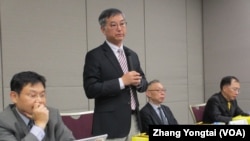 台湾陆委会与政治大学法学院共同举办中国居住证对台湾的冲击与影响座谈会(美国之音张永泰拍摄)