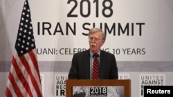 美国国家安全顾问博尔顿在纽约联大会议间隙举行的联合反对有核伊朗峰会上发表讲话。(2018年9月25日)