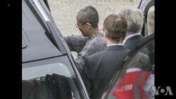 廖亦武等人在柏林机场欢迎刘霞 廖亦武等人在柏林机场欢迎刘霞