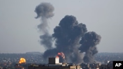 遭到火箭攻击之后,以色列5月4日对加沙地带实施空袭。