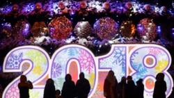 New Year စကားလုံးဆိုင်ရာ အီဒီယံအသုံးအနှုန်းများ New Year စကားလုံးဆိုင်ရာ အီဒီယံအသုံးအနှုန်းများ