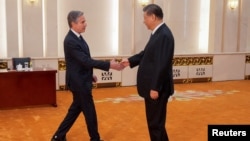 中国国家主席习近平星期五(4月26日)与到访的美国国务卿安东尼·布林肯(Antony Blinken)会面。(媒体联访照片)