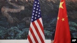 资料照片 美中两国国旗