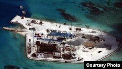 Đảo nhân tạo của Trung Quốc xây dựng trên Đá Gạc Ma (Ảnh của CSIS)