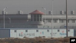 资料照:新疆西部阿图什的一处拘留营 (2018年12月3日)