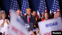 2024年2月24日,共和党总统候选人、美国前总统唐纳德·特朗普在美国南卡罗来纳州哥伦比亚市主持南卡罗来纳州共和党总统初选晚会。(路透社)