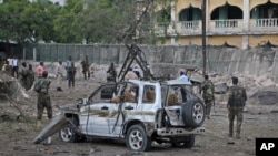 2017年3月21日,索马里首都摩加迪沙总统府外一处检查站附近汽车炸弹现场。