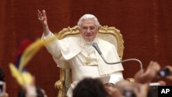 Cựu Giáo Hoàng Benedict