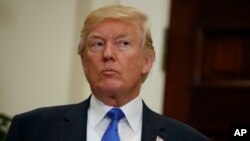 川普总统在白宫的罗斯福室开会。(2017年8月2日)