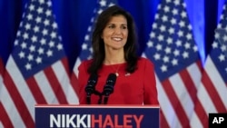 美国前驻联合国大使妮基·黑利(Nikki Haley)在家乡南卡罗莱纳州查尔斯顿的竞选总部宣布结束共和党总统候选人提名竞选活动。(2024年3月6日)