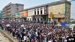 数千埃塞俄比亚反对派活动人士在首都压低斯亚贝巴举行示威,要求改革。(2013年6月2日资料照)