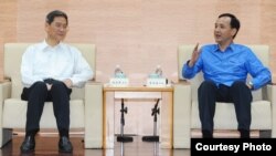 国台办主任张志军和新北市长朱立伦进行会晤(陆委会提供)