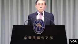 台湾外交部长林永乐召开记者会,说明台湾政府对台湾慰安妇受害者的态度和诉求。 (美国之音李逸华拍摄 2015年12月29日)