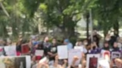 Pekerja Rela Cuti demi Ramaikan Aksi "Indonesia Gelap" Pekerja Rela Cuti demi Ramaikan Aksi "Indonesia Gelap"