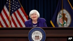 美国联邦公开市场委员会(fomc)会议结束后,美联储主席耶伦(Janet Yellen)在新闻发布会上(2017年12月13日)。