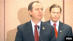 民主党众议员希夫(Adam Schiff)推动新枪支法案。