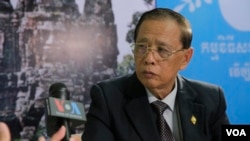 柬埔寨人民党发言人速恩山认为自己是执政的柬埔寨人民党的“步兵”,听命于高层指挥官,与批评者和敌人做斗争。