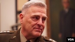美军参谋长联席会议主席米利上将(General Mark Milley)（美国之音黎堡2020年2月26日摄）