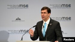 美国国防部长埃斯珀星期六(2月15日)在德国慕尼黑举行的全球安全会议上发表演讲。