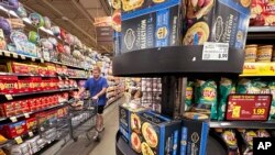 Harga barang-barang konsumsi di Amerika naik lebih daripada perkiraan selama Desember lalu (foto: ilustrasi).