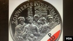 波兰中央银行2017年发行10兹罗提的银币纪念“可恶的战士”,硬币上印有反抗共产党的波兰地下抵抗运动战士肖像。