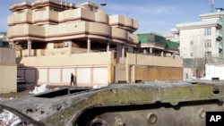 阿富汗街头,苏联军队装甲运兵车的残骸。(2020年2月15日)