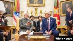 资料照片:特朗普总统在白宫与印度总理莫迪举行双边会谈。(2025年2月13日)