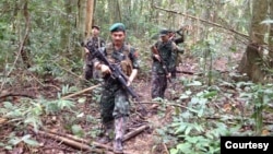 မွန်ပြည်သစ်ပါတီ တပ်ဖွဲ့ဝင်များ။