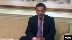 欧洲复兴开发银行媒体公关处处长乔纳森·查尔斯访台期间谈及中国加入欧银的目的,并表示,中国加入欧银不会影响到该机构与台湾关系。(美国之音萧洵拍摄)