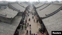 资料照:中国山西平遥古城的一条古老街道