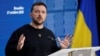 Presiden Ukraina Volodymyr Zelenskyy memberikan konferensi pers di sela KTT Uni Eropa di Brussel, Kamis (17/10).